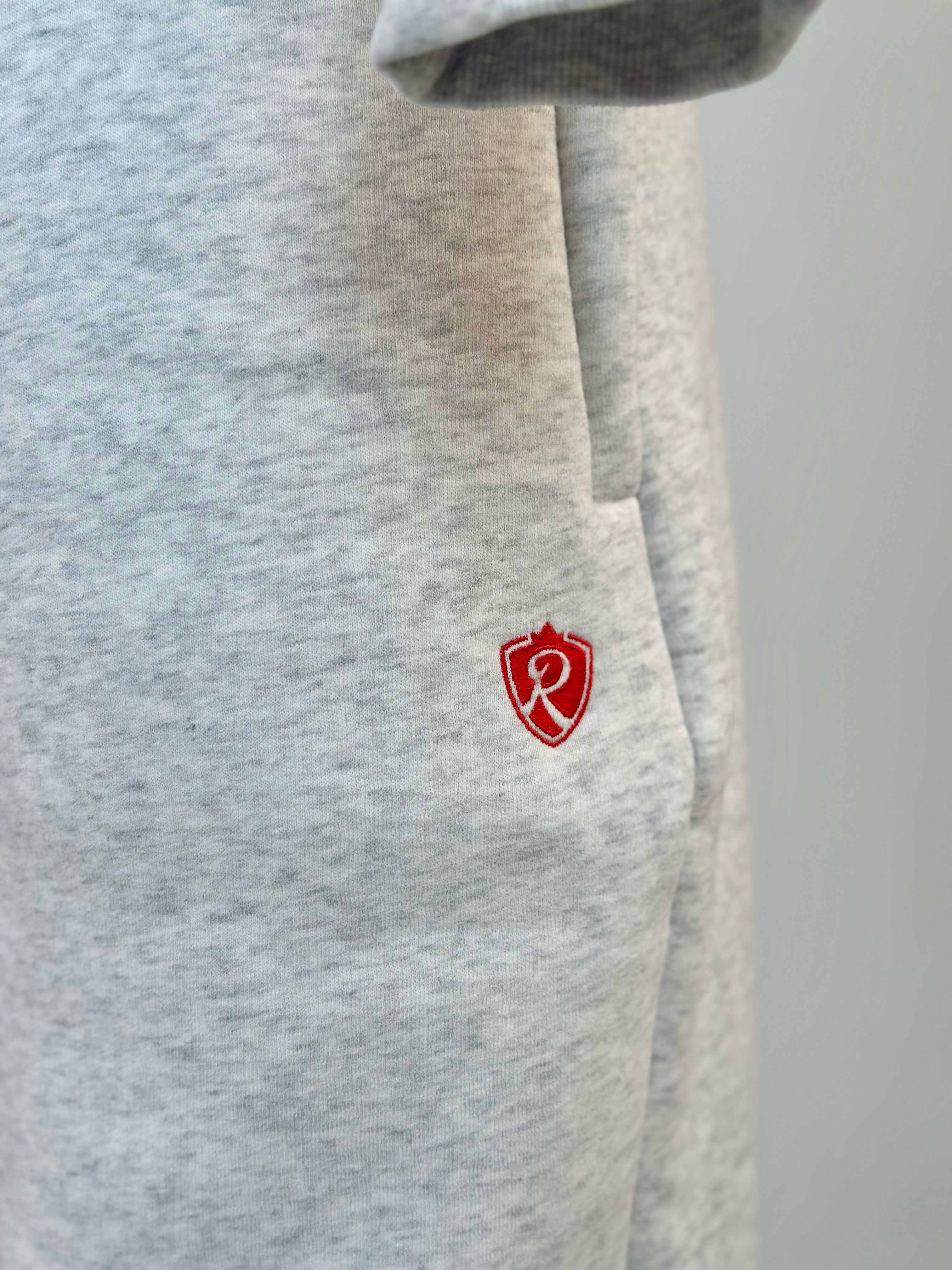 RusseOutfit logo on premium clothing